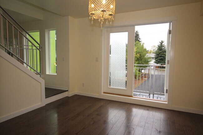 Building Photo - 4627 S Frontenac St