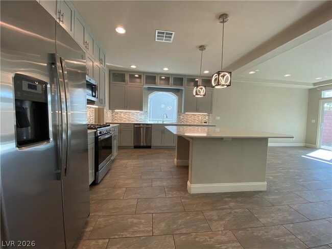 Building Photo - 6357 Luna Rosa Ave