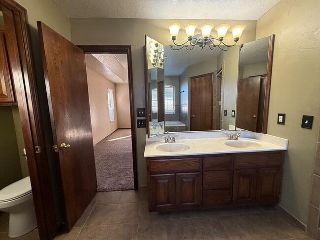 Building Photo - 18509 Chestnut Oak Dr