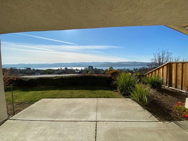 Building Photo - Single Story Beautiful Bay View Home