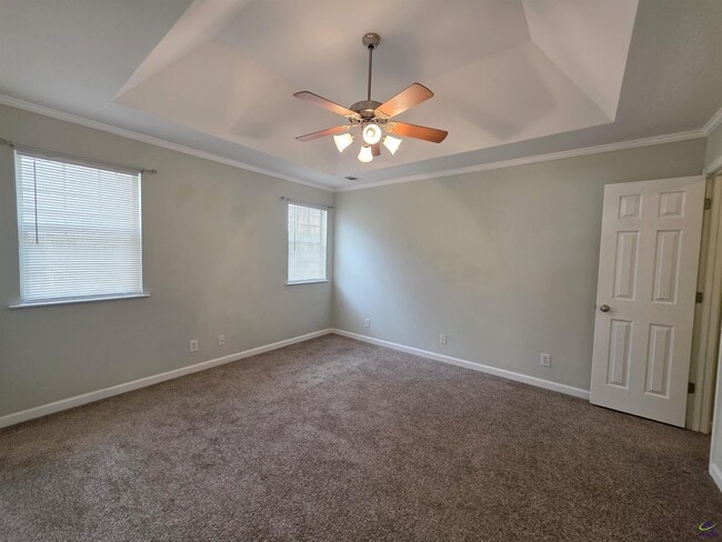 Building Photo - 66 Park Ln