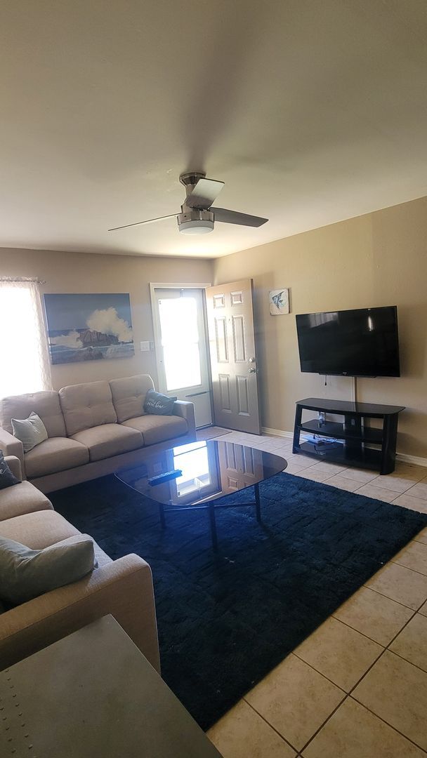 Building Photo - Charming 3-Bedroom, 1-Bath Home with Large...