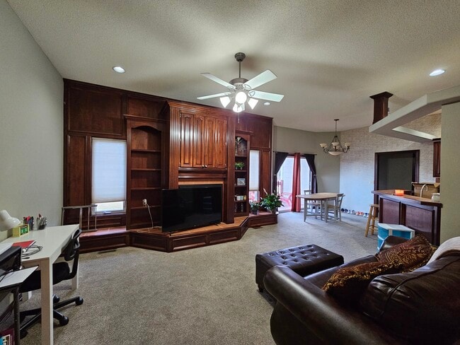 Building Photo - 373 S Grand Mere Ct