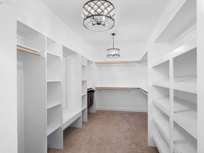 Building Photo - 9010 SW Inez St