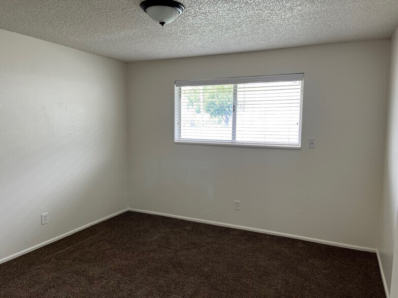 Bedroom - 640 E 100 S