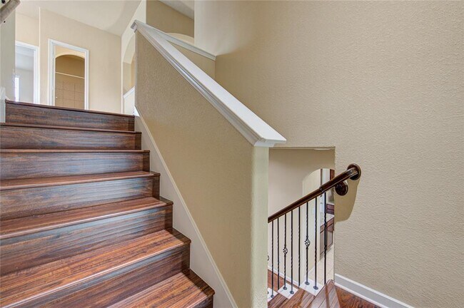Building Photo - 6907 Stevenson Dr