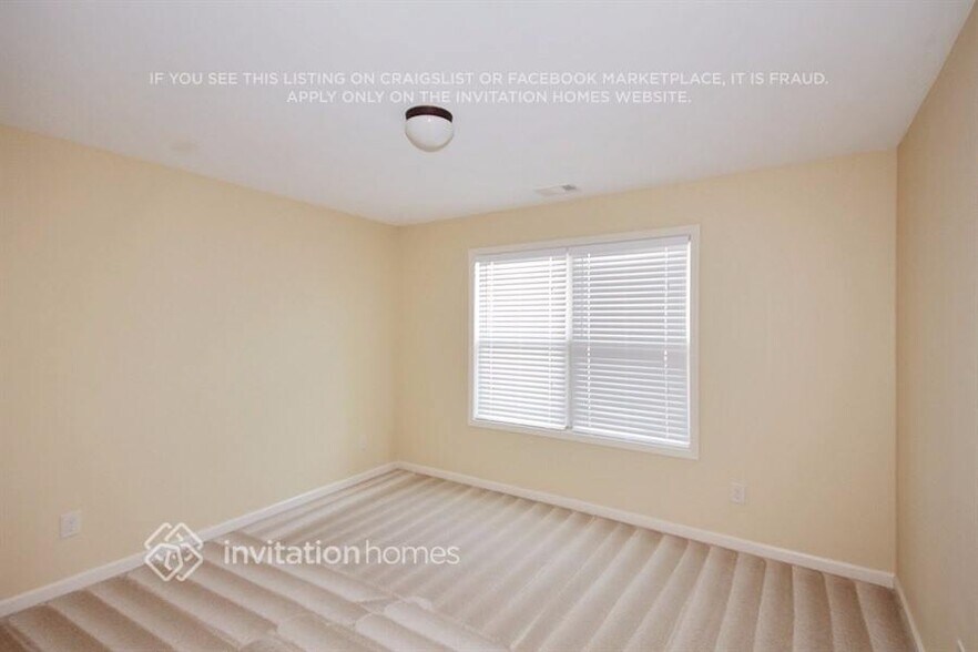 Building Photo - 2136 Villa Spg Ter