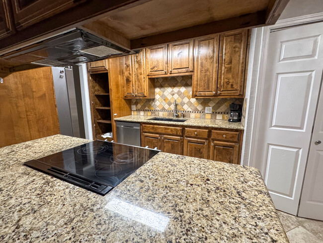 Building Photo - 9811 Claudett Ct