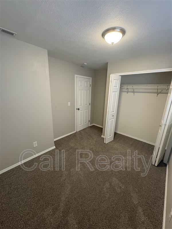 Building Photo - 14609 E Crown Ave