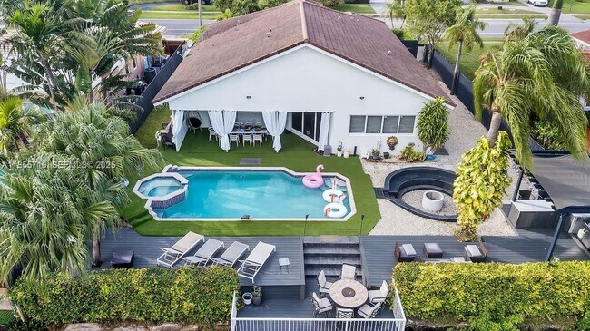 Building Photo - 205 N 31st Ave