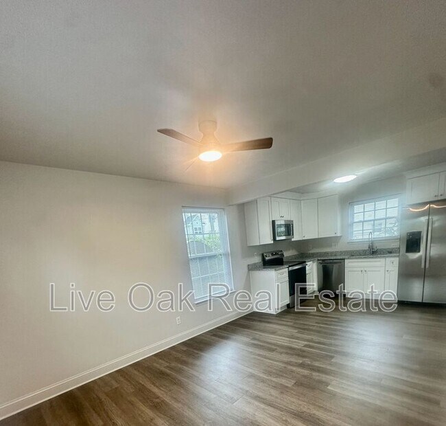 Building Photo - 1604 Parks Ave