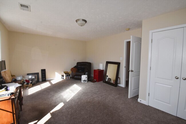 Building Photo - Coming Soon~ 3 Bedroom 2.5 Bathroom Townhome~ Large Corner Lot