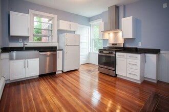 Building Photo - 9/1 No Fee! Renovated 3BR near Central/Kendall/Inman