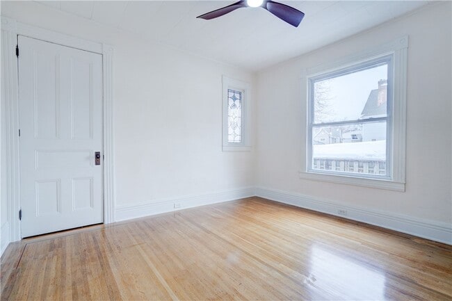 Building Photo - 2 Sumner Park