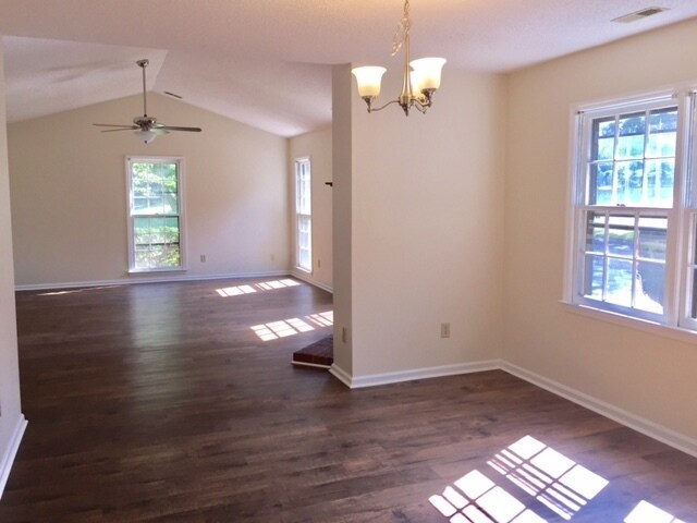 Building Photo - Like New Home Near Sisky YMCA