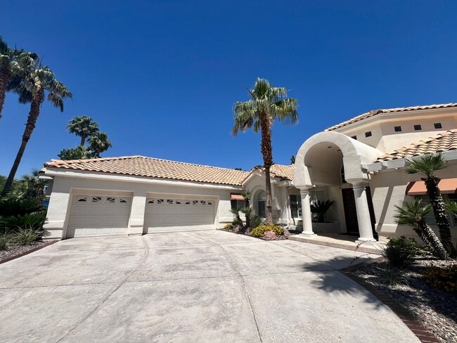Building Photo - 10 Oaks Guard gated community