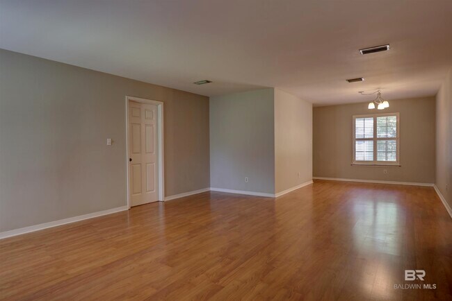 Building Photo - 409 Nichols Ave