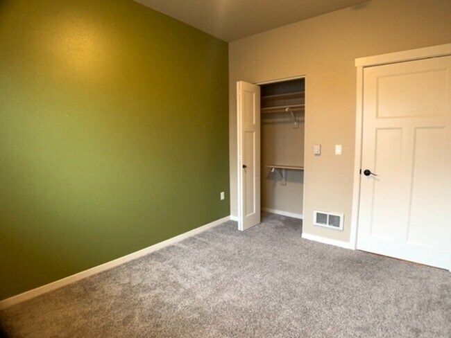 Building Photo - 45 Central Unit - 2 Bedrooms, 2 baths, 988 Sq. Ft.