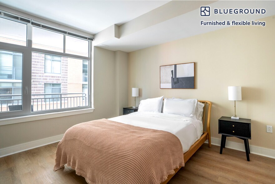 Building Photo - 4924 St Elmo Ave