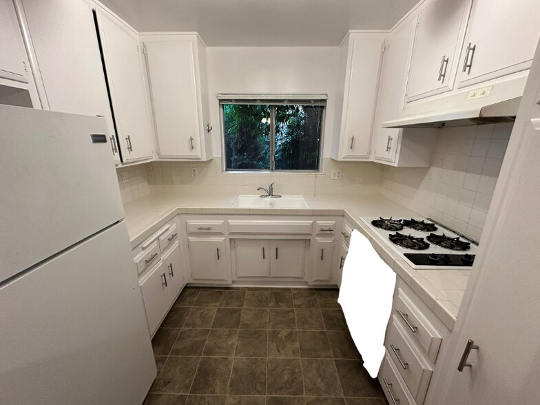 Building Photo - 1906 Pelham Ave