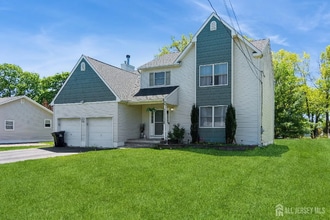 Building Photo - 1484 Osage Rd