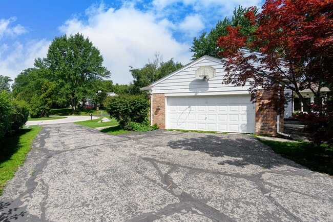 Building Photo - 2377 Williamstown Ct