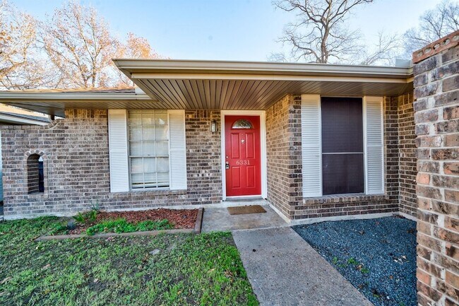 Building Photo - 6331 Oaknut Dr
