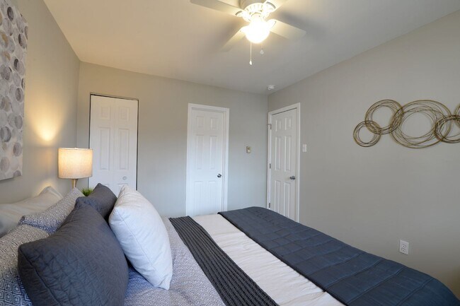 Building Photo - Newly Renovated All Electric 1 Bedroom in ...