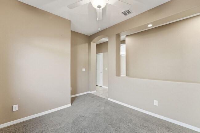 Building Photo - Ironwood Crossing Gem! 3 Bed + Den, Open Layout & Resort Amenities