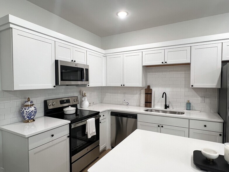 Building Photo - 287 Johnson Cir