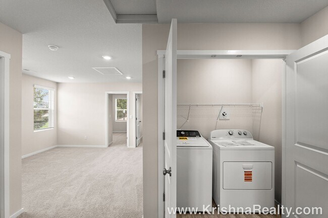 Building Photo - Modern 1-Year-Old NEW CONSTRUCTION 3 BR, 2.5 BA DR Horton Townhome with Community Playground