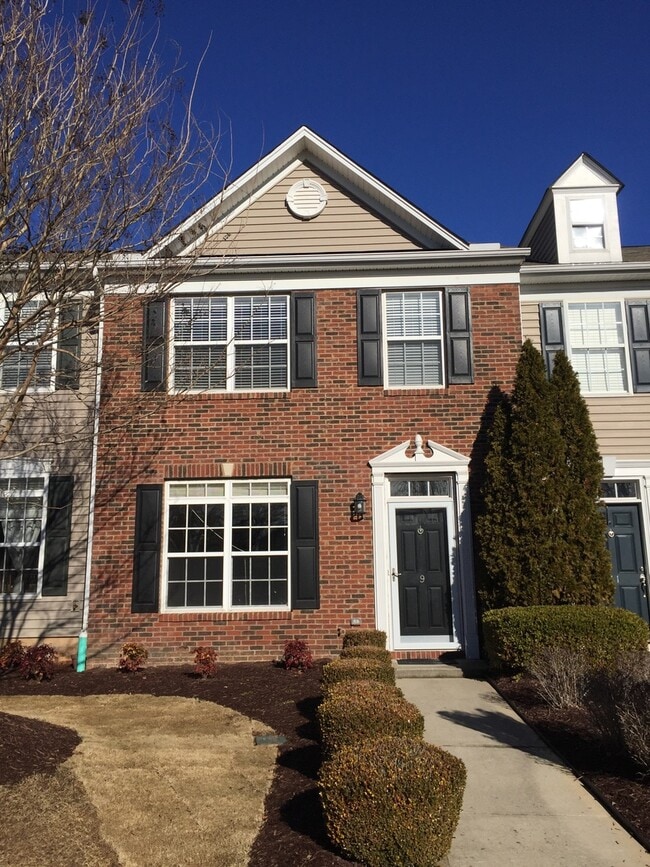 Building Photo - Townhome in Lismore Village Available!