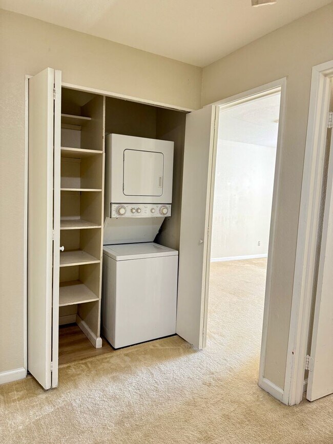 Building Photo - COMING SOON! | $2950 / 2 BR - GORGEOUS REMODELED CONDO IN CENTRAL NEWARK