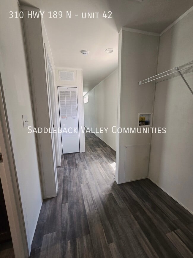 Building Photo - 310 HWY 189