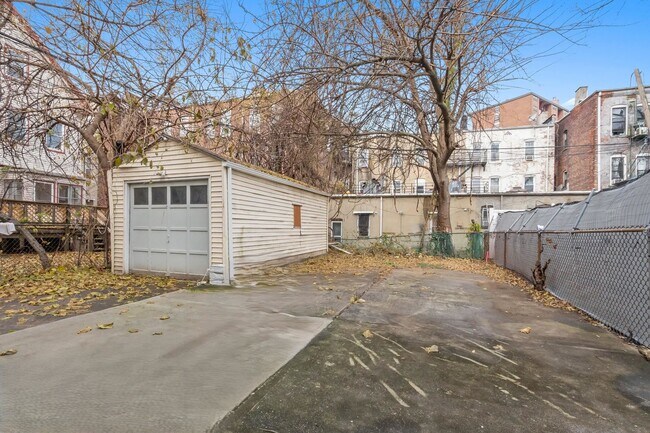 Building Photo - 20 Linden Ct