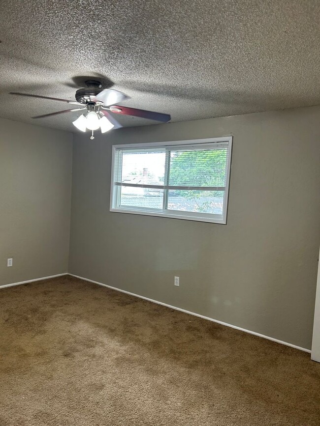 Building Photo - (894) 5th Ave Tri-Plex - 2 Bedroom / 1.5 B...