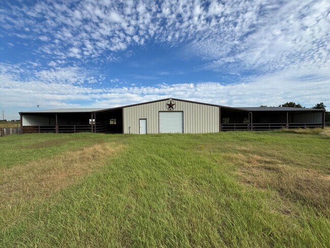 Building Photo - 1559 E Blackjack Rd E