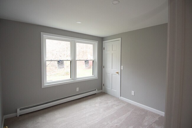 Building Photo - 2 Mountain Rd