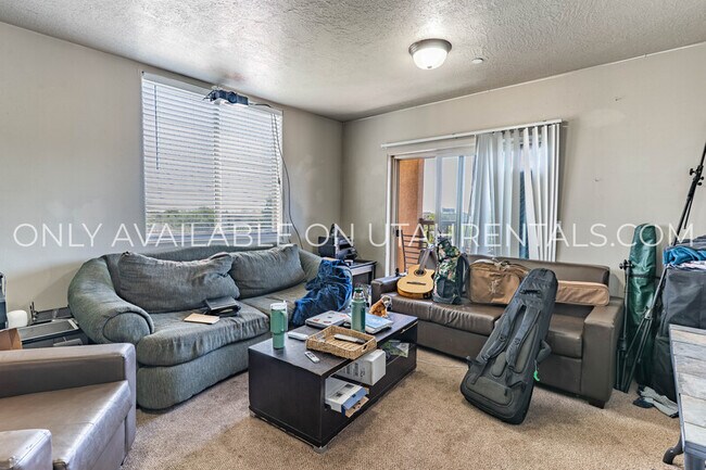 Building Photo - 838 E 700 N