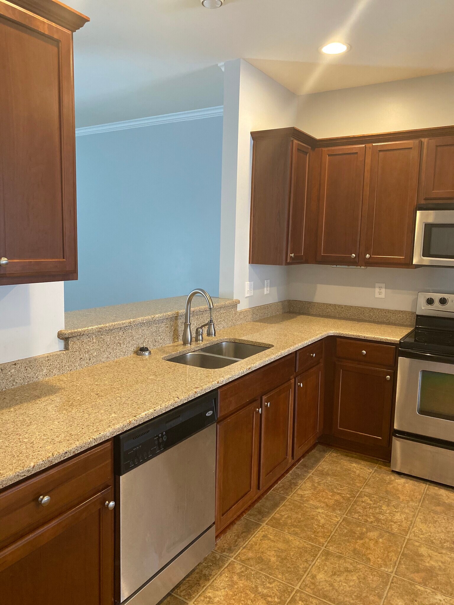 Building Photo - 107 Hemingway Cir