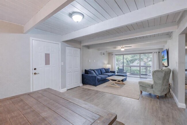 Building Photo - 772 E Michigan St