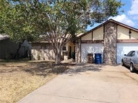 Building Photo - 8802 Piney Point Dr