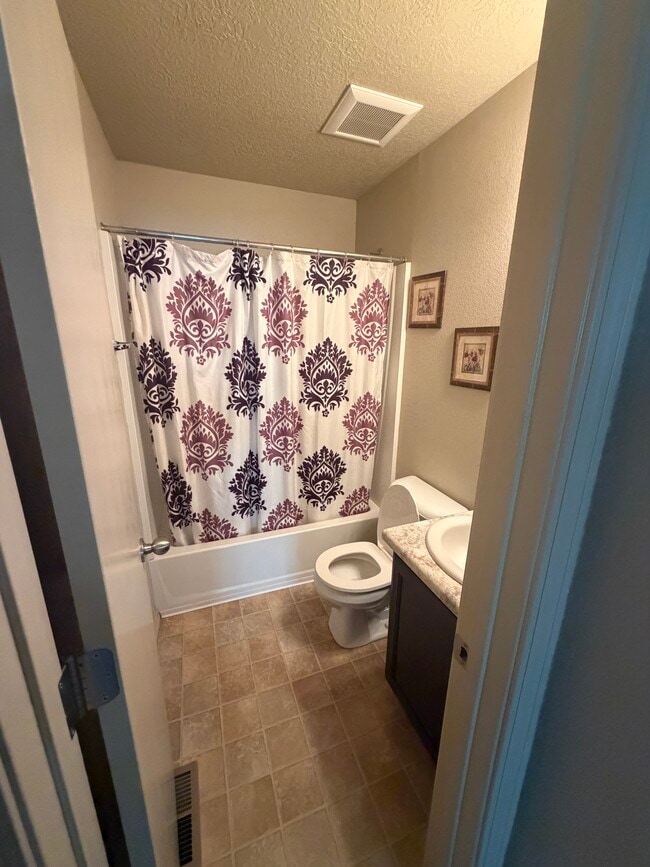 Building Photo - 859 Mesa Del Rio St NW