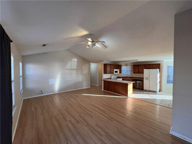 Building Photo - 235 Ravenwood Blvd