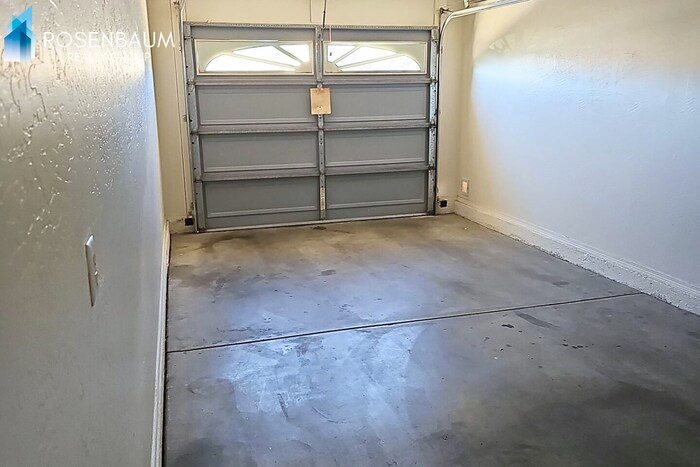 Building Photo - 6069 N Rockland Dr