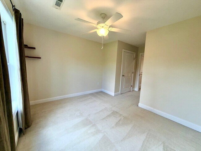 Building Photo - 92 Cypress Cir
