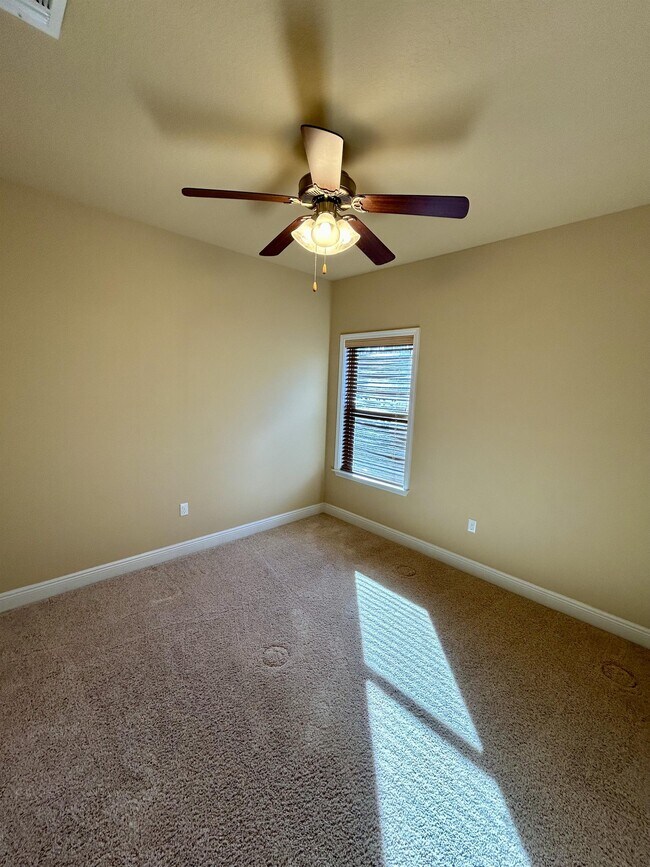 Building Photo - 80 S Knightsbridge Ct