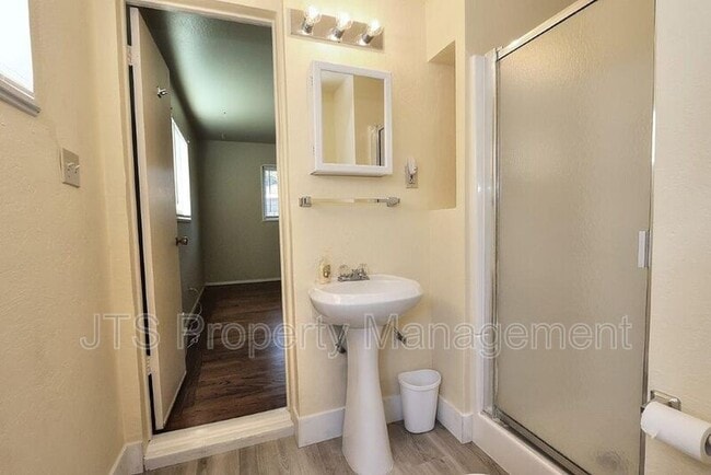 Building Photo - 1817 Vesta Way