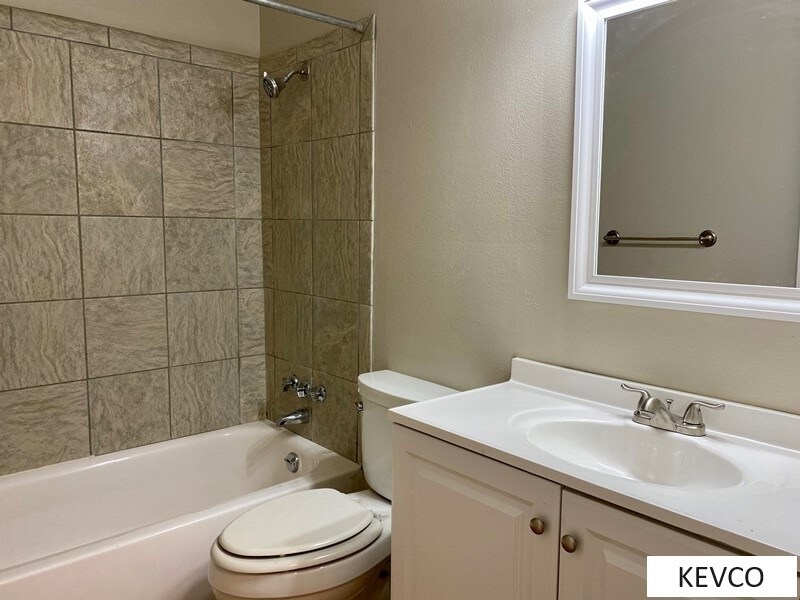 Building Photo - 1728 Azalea Dr