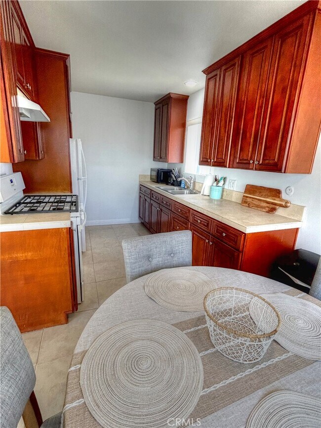 Building Photo - 308 Avenida Granada